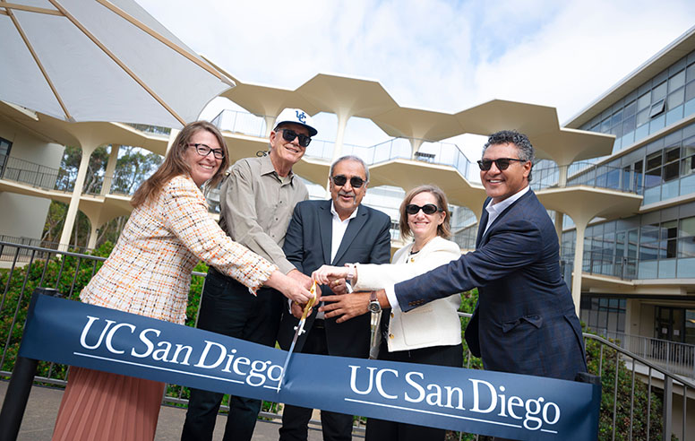 UC San Diego and industry leaders cut Sandbox grand opening ribbon